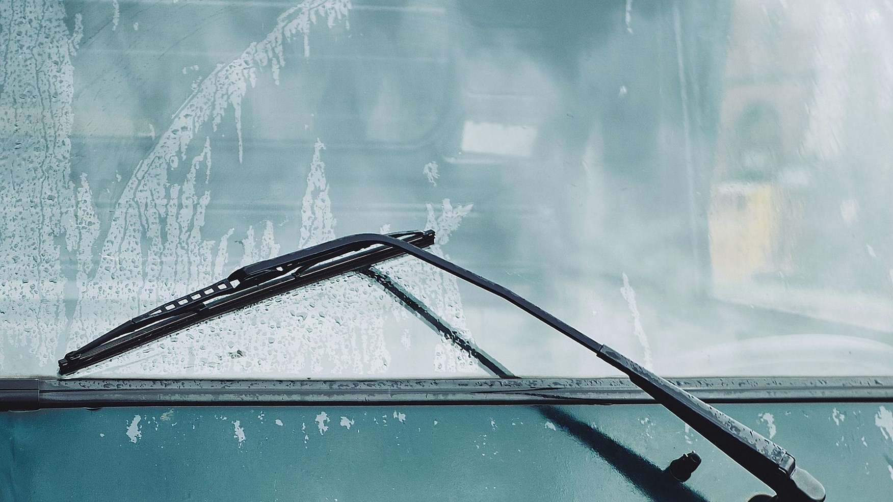 Enhance Your Safety: Windshield Wipers with Rain-Sensing Technology